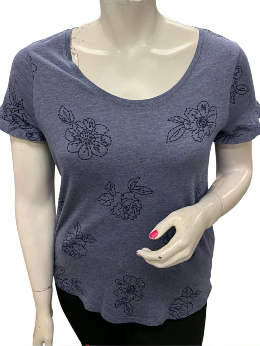 Reitmans Blue Floral Scoop Neck Tee Size L
